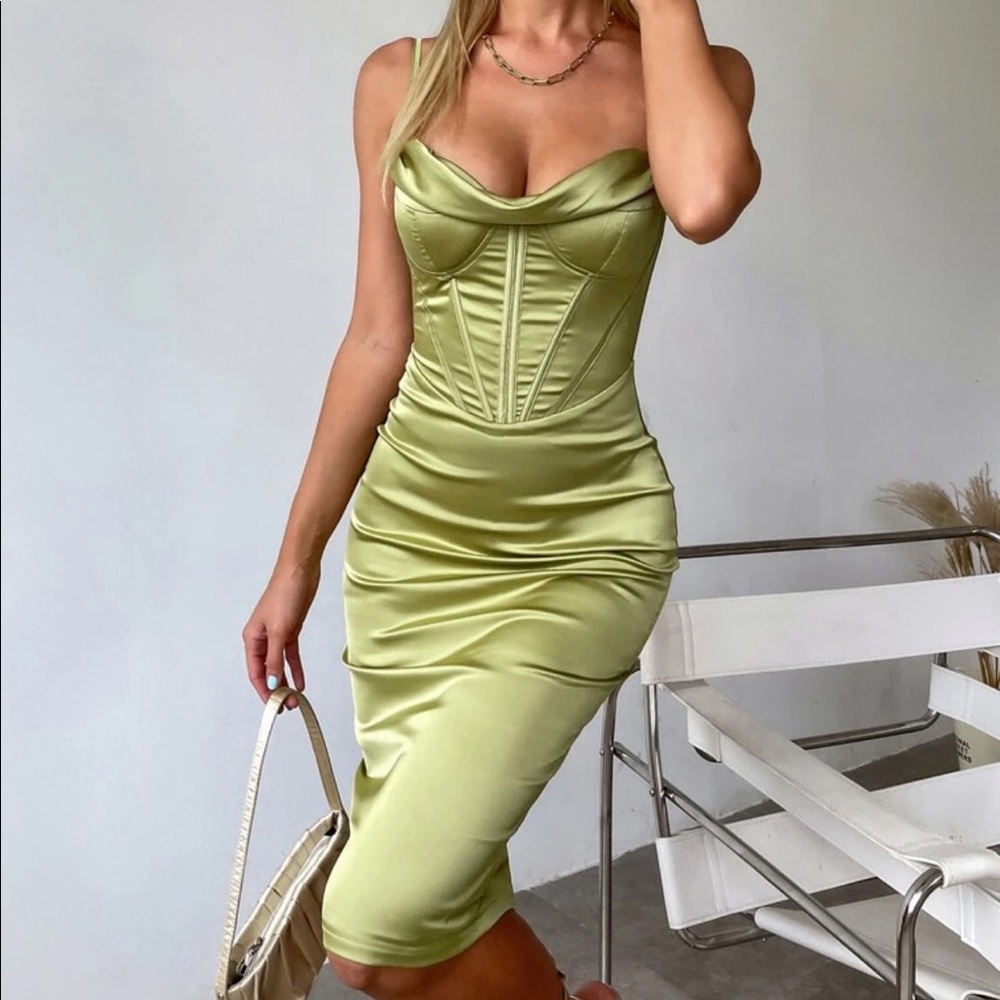 Corset style boning push-up satin dress